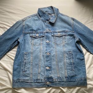 Never worn, Jean jacket, comfortable etc